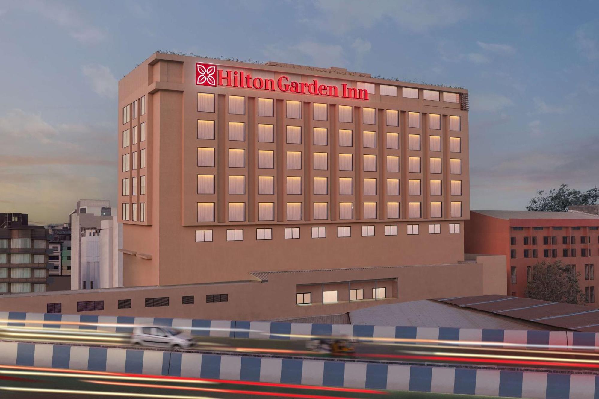 Hilton Garden Inn Surat City Centre Exterior foto